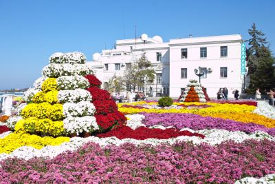 К 9 Мая в Севастополе высадят тысячи цветов